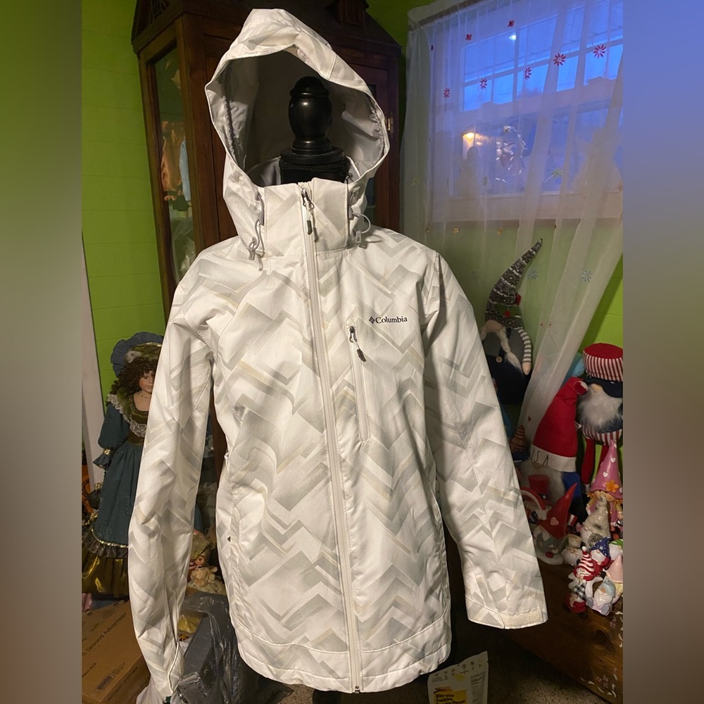 Columbia Patterned White Hooded Jacket - image 1